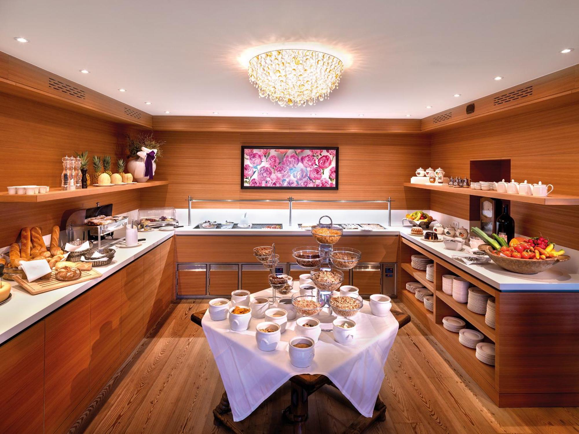 Hotel Zinnkrugl Alpendorf  Ngoại thất bức ảnh